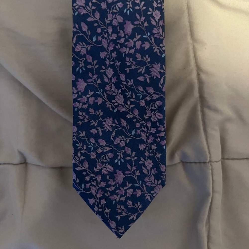J. Ferrar Slim Floral Tie